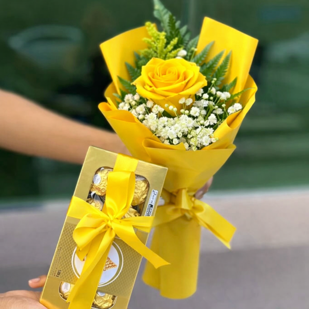 Mini Bouquet Con Rosa e Cioccolatini