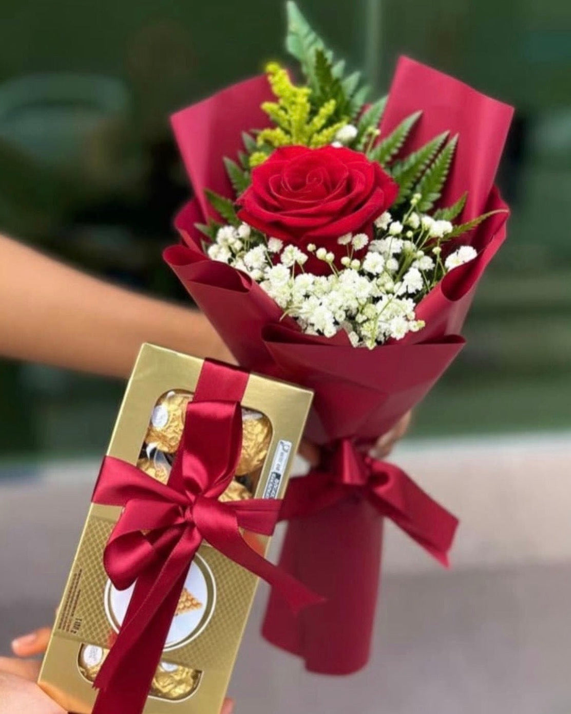 Mini Bouquet Con Rosa e Cioccolatini