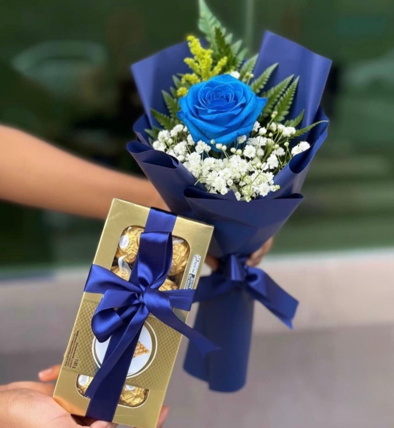 Mini Bouquet Con Rosa e Cioccolatini