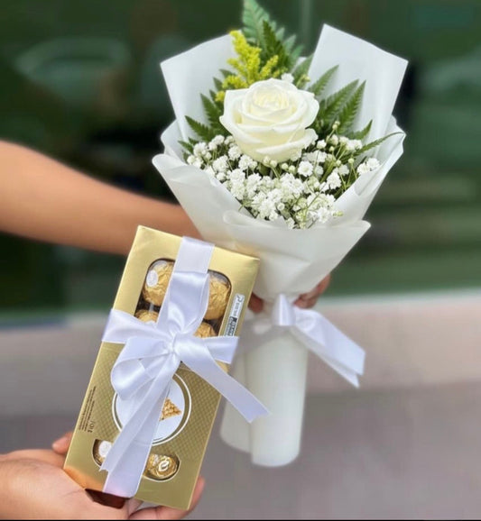 Mini Bouquet Con Rosa e Cioccolatini