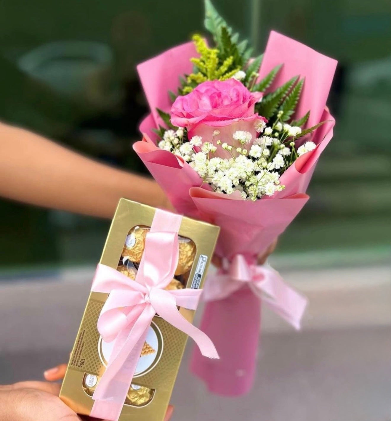 Mini Bouquet Con Rosa e Cioccolatini