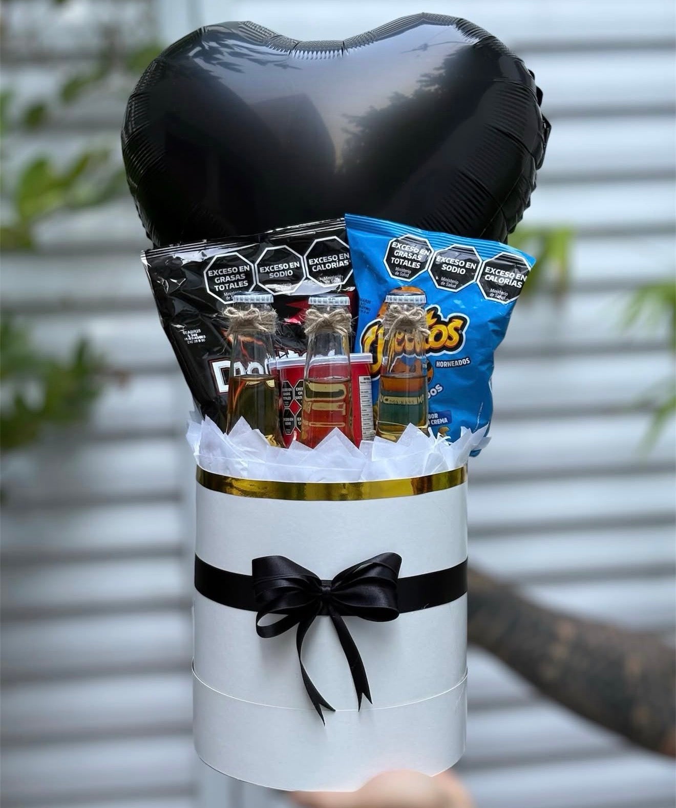 🖤 Cesta Snack & Surprise